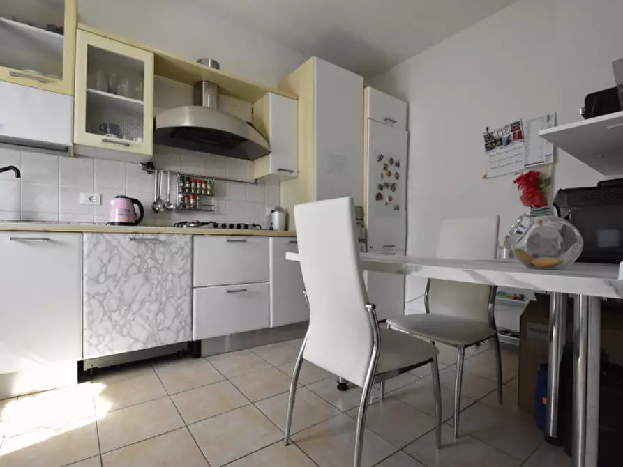 Immagine 9 di Appartamento in vendita  in vicolo burlin 3 a Castelnuovo Del Garda