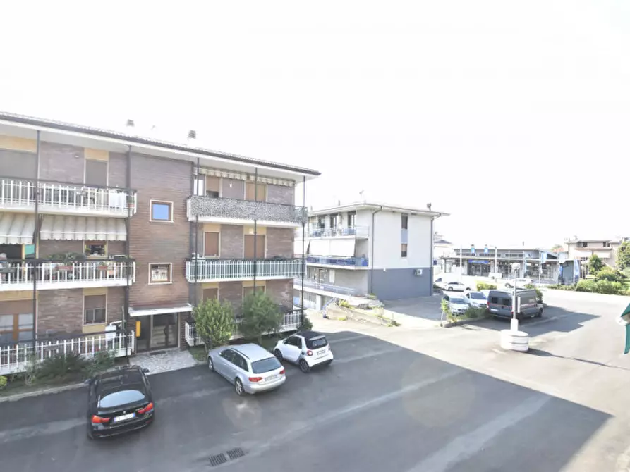 Immagine 22 di Appartamento in vendita  in vicolo burlin 3 a Castelnuovo Del Garda