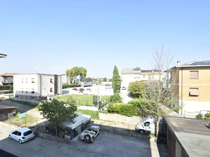 Immagine 32 di Appartamento in vendita  in vicolo burlin 3 a Castelnuovo Del Garda