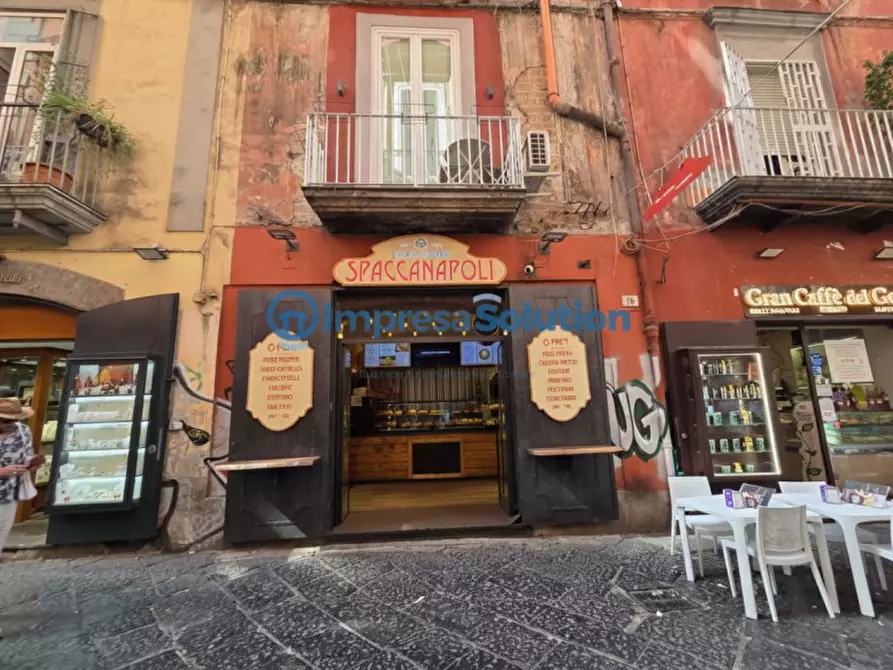 Immagine 1 di Attività commerciale in vendita  in Via Domenico Capitelli a Napoli