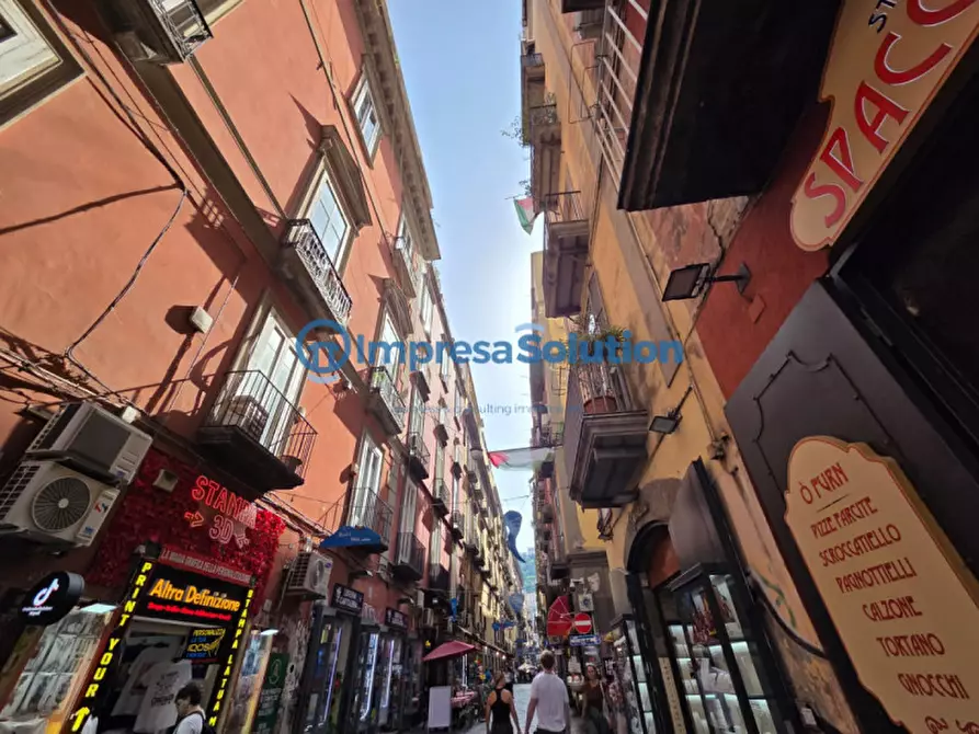 Immagine 3 di Attività commerciale in vendita  in Via Domenico Capitelli a Napoli