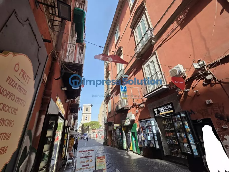 Immagine 5 di Attività commerciale in vendita  in Via Domenico Capitelli a Napoli