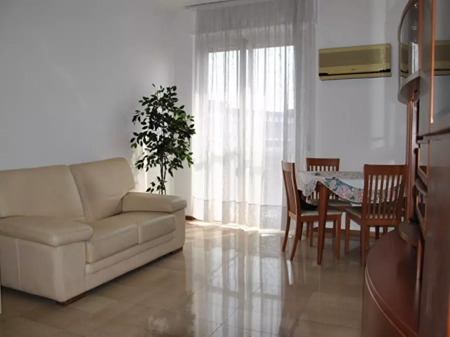 Immagine 1 di Appartamento in affitto  in Via Linate 60 a Rho