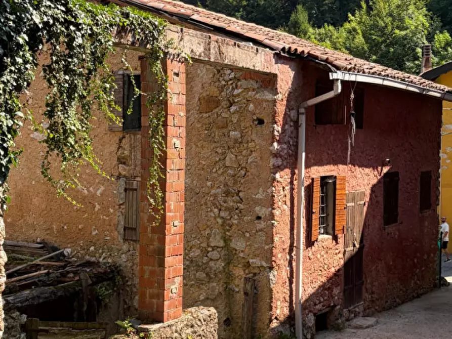 Immagine 1 di Rustico / casale in vendita  in Contrà Vienne 1 a Torrebelvicino