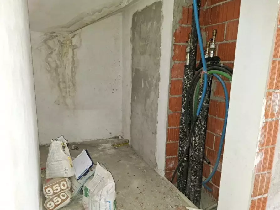 Immagine 11 di Cantina in vendita  in Via Luciano Raschio, 15121 Alessandria AL, Italia a Alessandria