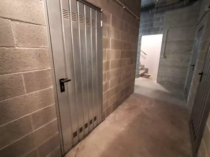Immagine 1 di Cantina in vendita  in Via Luciano Raschio, 15121 Alessandria AL, Italia a Alessandria