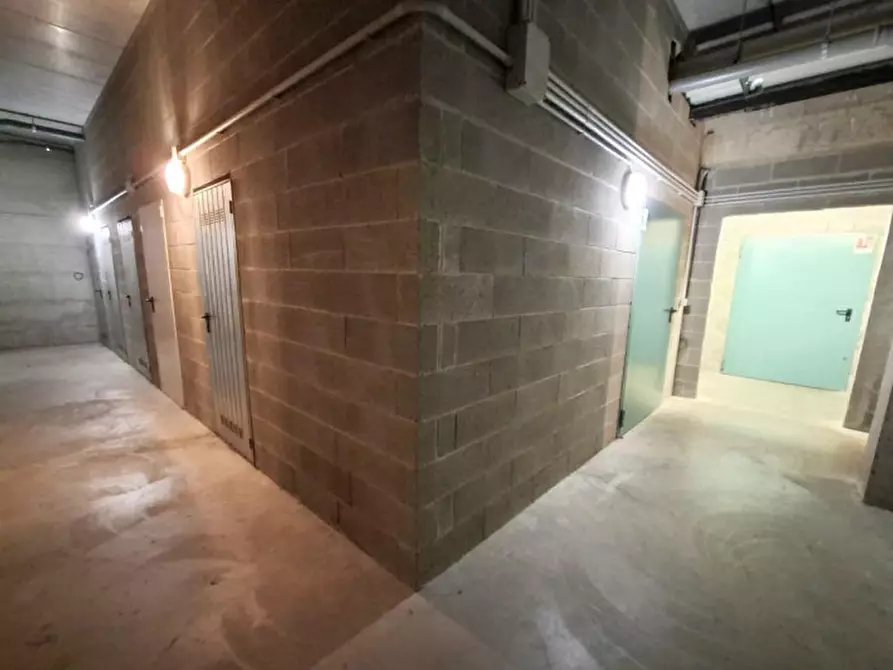 Immagine 2 di Cantina in vendita  in Via Luciano Raschio, 15121 Alessandria AL, Italia a Alessandria