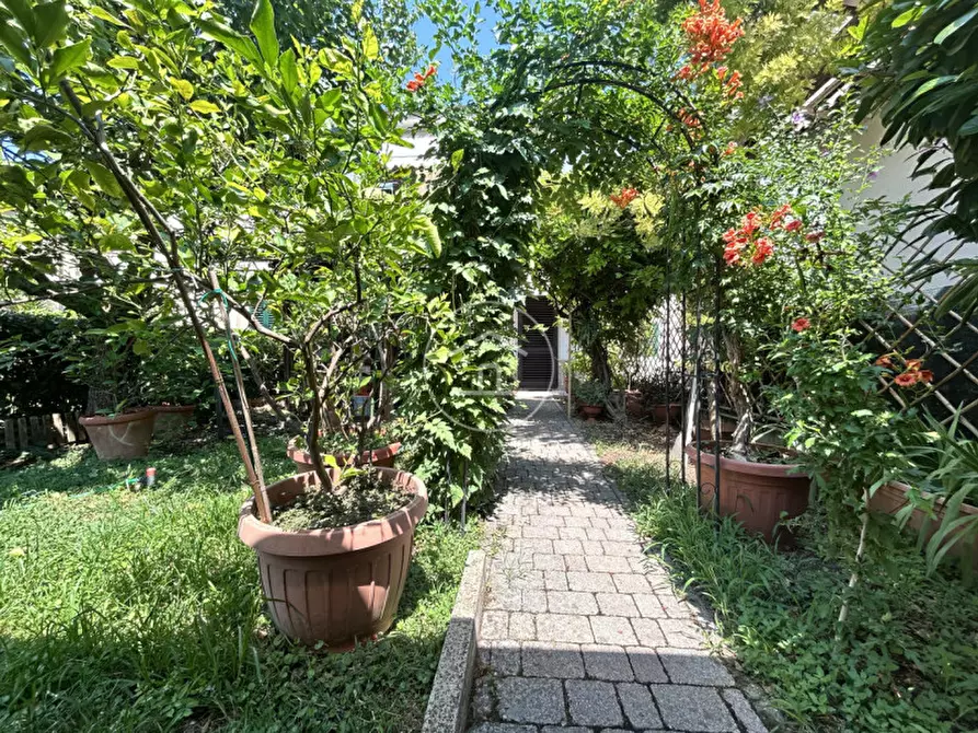 Immagine 17 di Casa bifamiliare in vendita  in Via Antonio Meucci a Campi Bisenzio