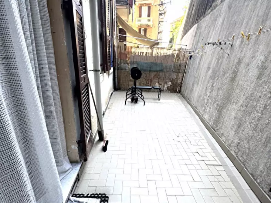 Immagine 1 di Appartamento in vendita  in Via Santorre di Santarosa a Savona