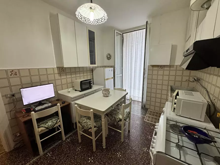Immagine 6 di Appartamento in vendita  in Via Santorre di Santarosa a Savona