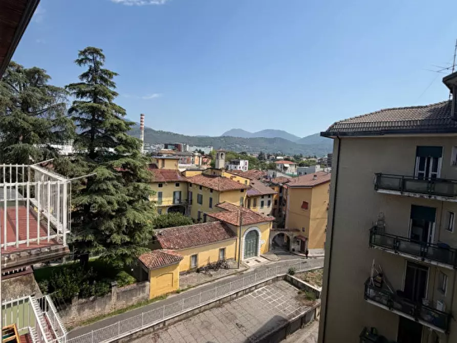 Immagine 6 di Appartamento in vendita  in va Guglielmo Oberdan 4 a Brescia