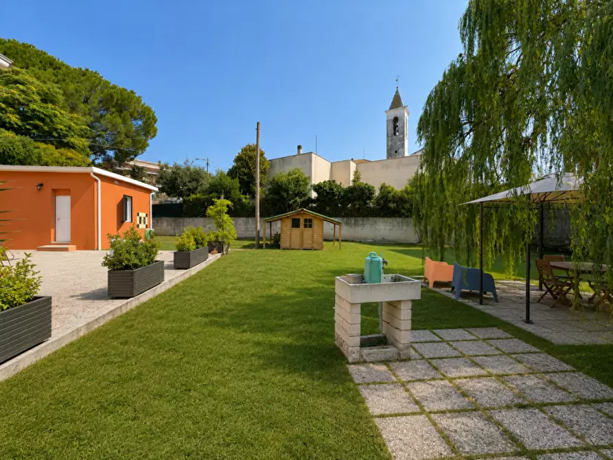 Immagine 3 di Casa indipendente in vendita  a Senigallia