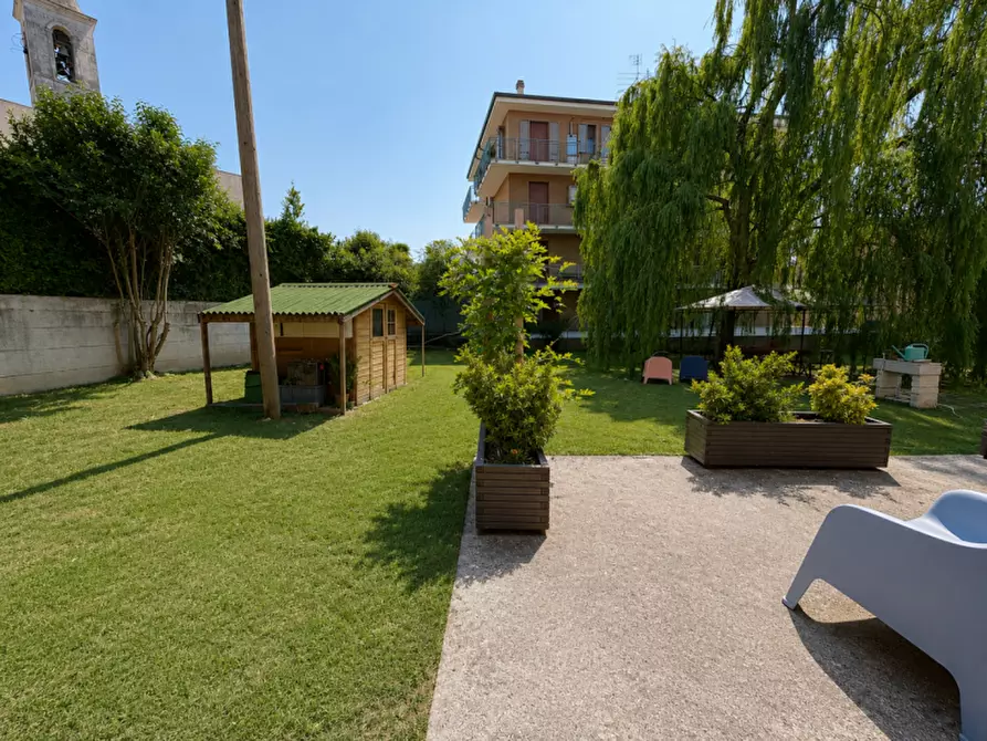 Immagine 26 di Casa indipendente in vendita  a Senigallia