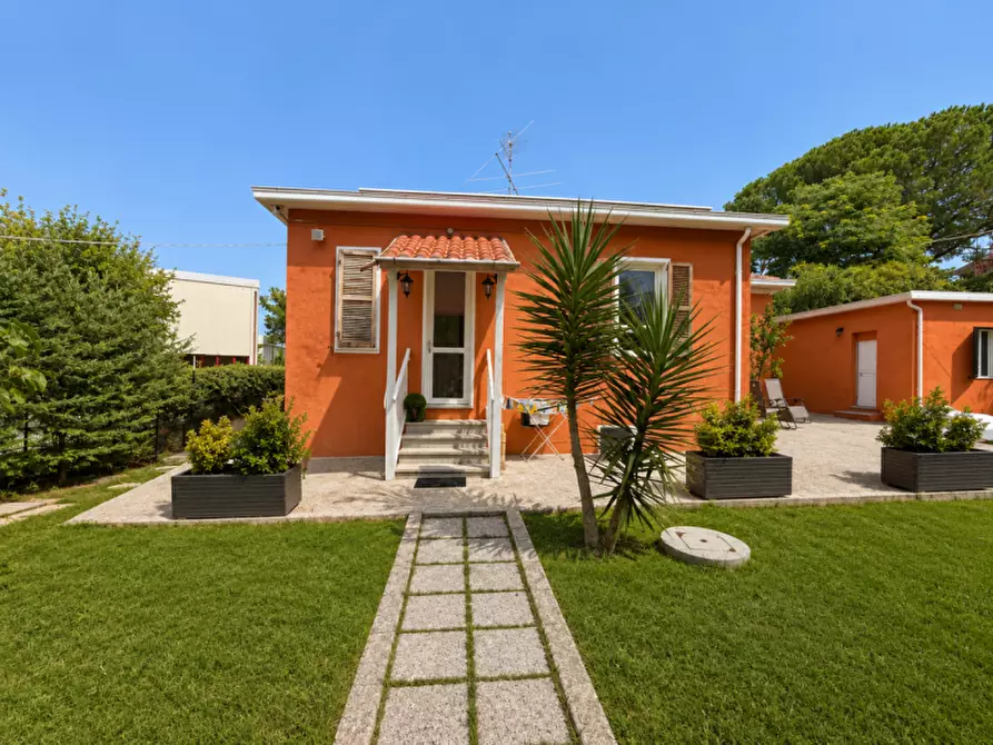 Immagine 27 di Casa indipendente in vendita  a Senigallia
