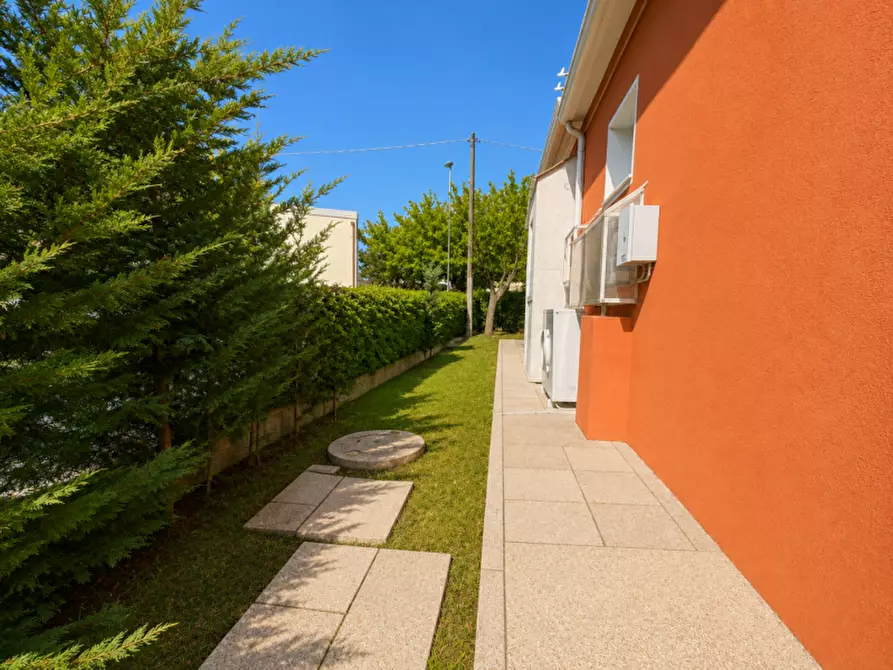 Immagine 29 di Casa indipendente in vendita  a Senigallia