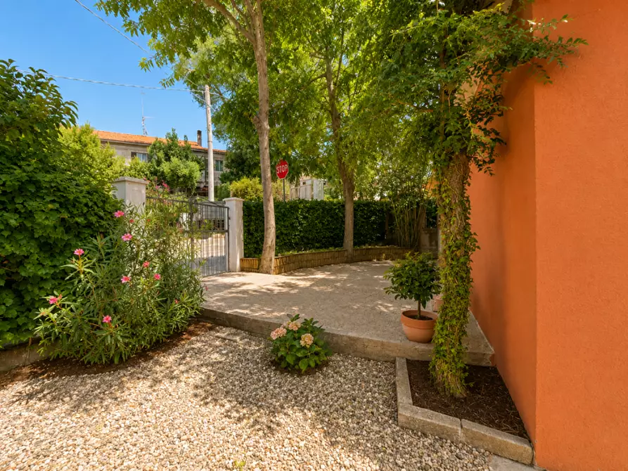 Immagine 30 di Casa indipendente in vendita  a Senigallia