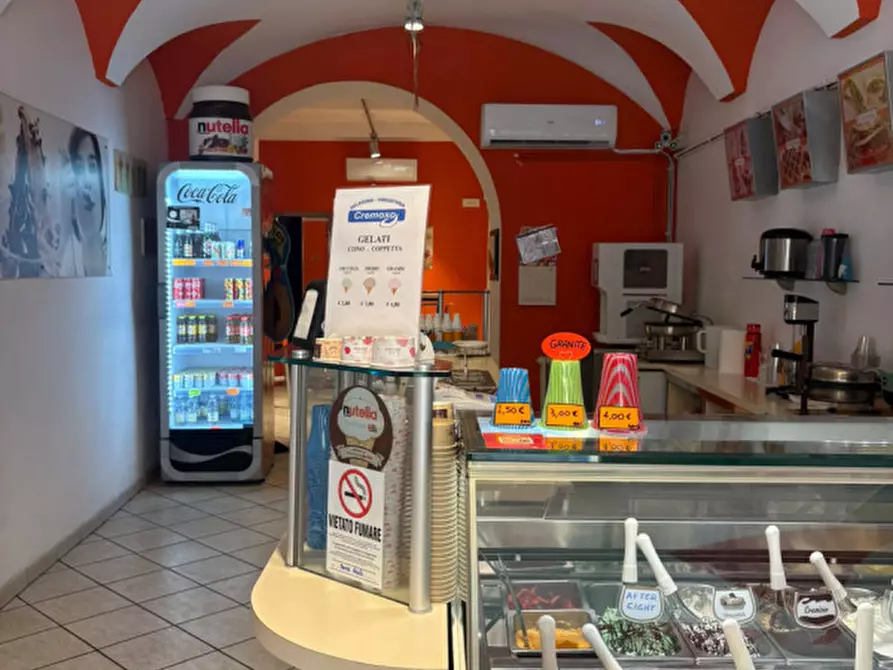 Immagine 4 di Attività commerciale in vendita  in Via Aurelio Saffi  13 a Casale Monferrato