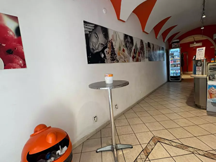 Immagine 6 di Attività commerciale in vendita  in Via Aurelio Saffi  13 a Casale Monferrato