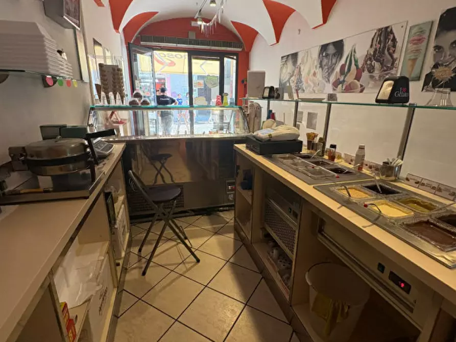 Immagine 12 di Attività commerciale in vendita  in Via Aurelio Saffi  13 a Casale Monferrato