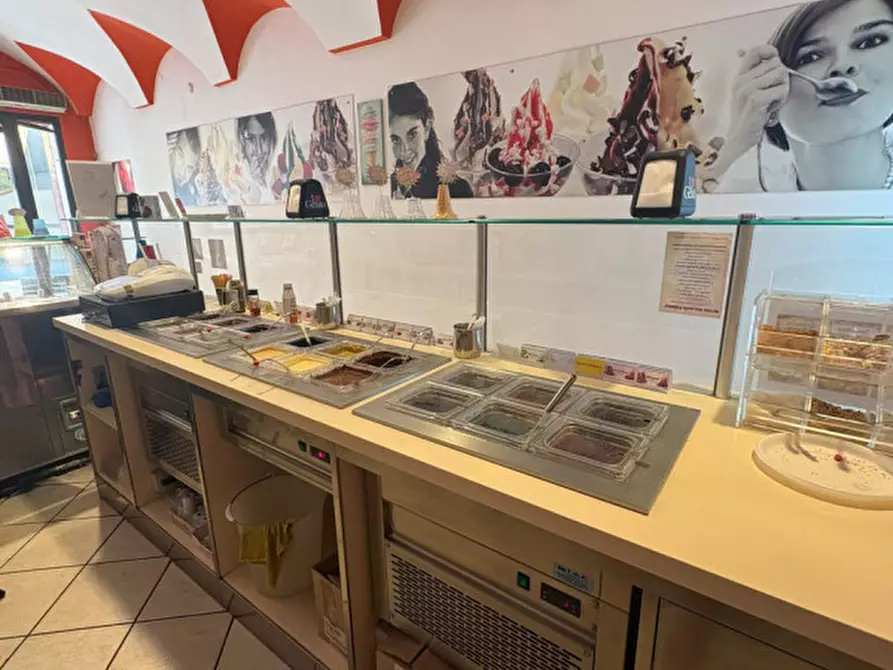 Immagine 13 di Attività commerciale in vendita  in Via Aurelio Saffi  13 a Casale Monferrato