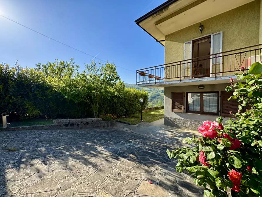 Immagine 2 di Casa bifamiliare in vendita  in via al lago, 15 a Varsi