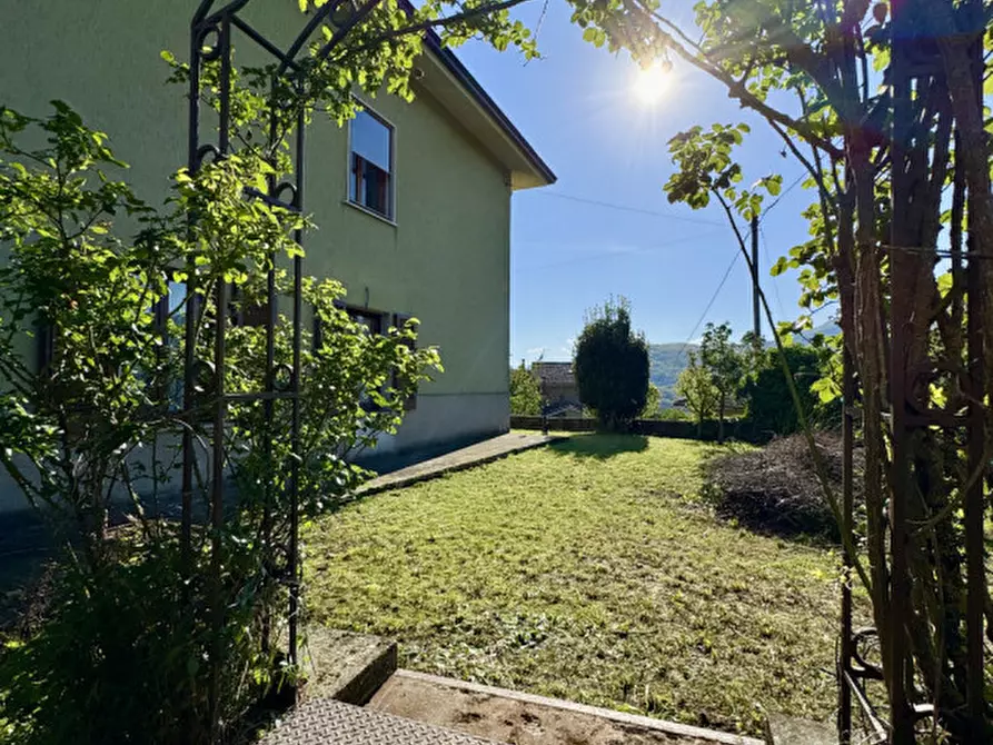 Immagine 3 di Casa bifamiliare in vendita  in via al lago, 15 a Varsi