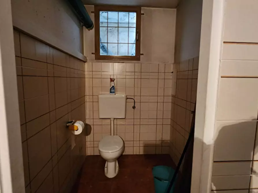 Immagine 3 di Negozio in vendita  in via pitteri a Aviano