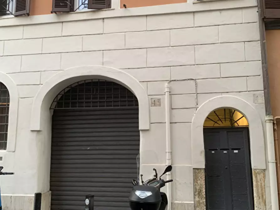 Immagine 13 di Appartamento in vendita  in Via della Paglia a Roma