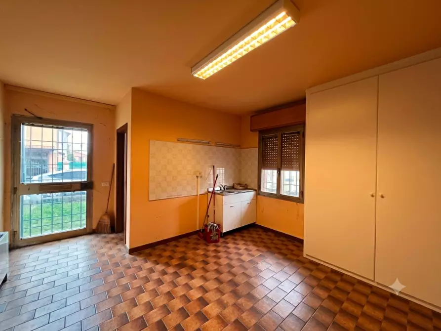 Immagine 6 di Ufficio in vendita  in Via Marzabotto a Savignano Sul Panaro