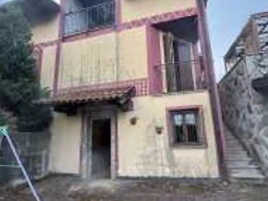 Immagine 3 di Villa in vendita  in Via Schiappina, 6, 28010 Divignano NO, Italia a Divignano