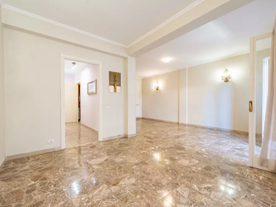 Immagine 3 di Appartamento in vendita  in Via Quirino Roscioni 13 a Roma