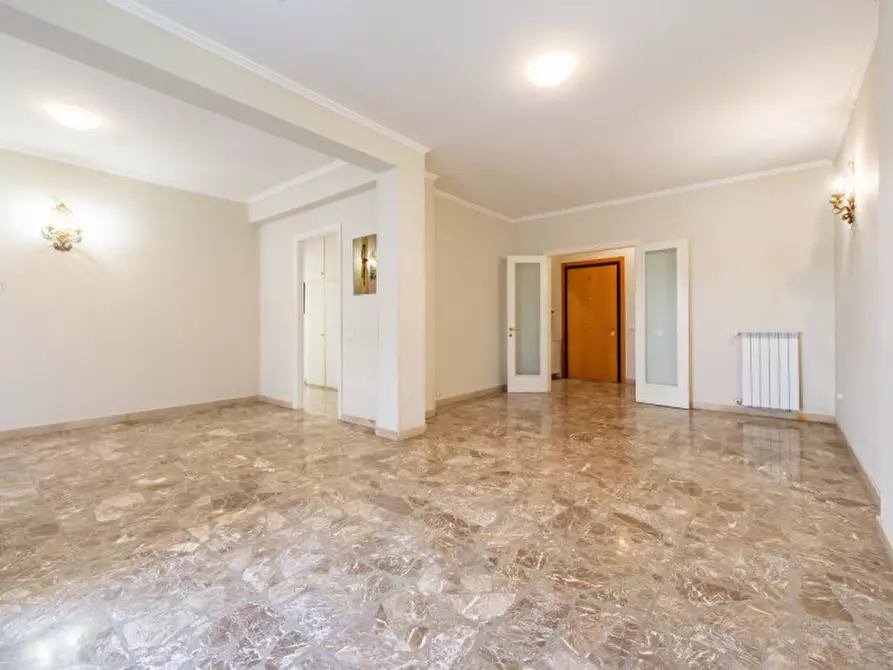 Immagine 5 di Appartamento in vendita  in Via Quirino Roscioni 13 a Roma