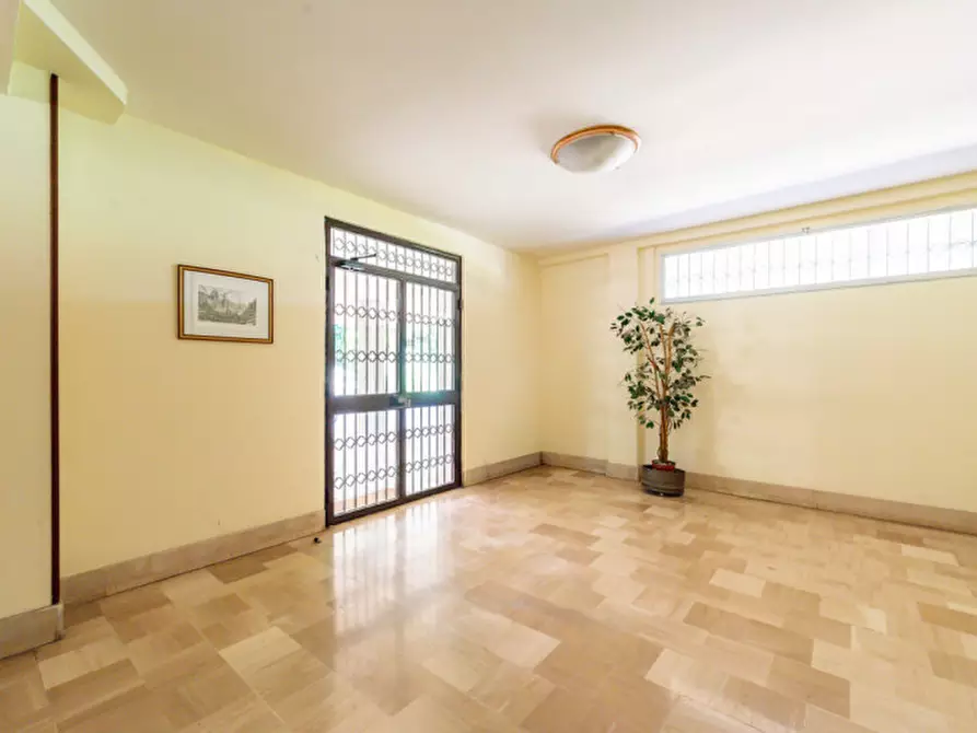 Immagine 35 di Appartamento in vendita  in Via Quirino Roscioni 13 a Roma