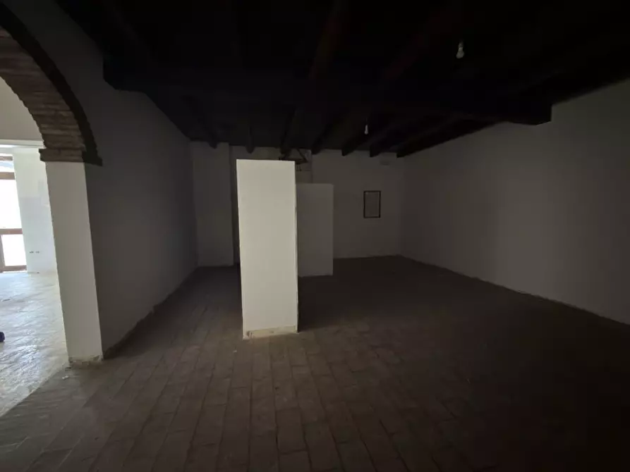 Immagine 5 di Negozio in affitto  in Via Bravi a Padova