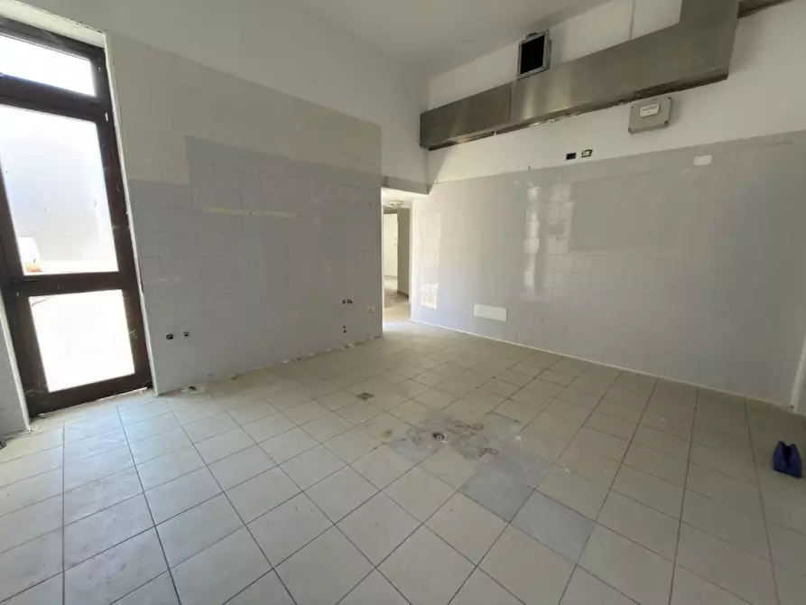 Immagine 7 di Negozio in affitto  in Via Bravi a Padova