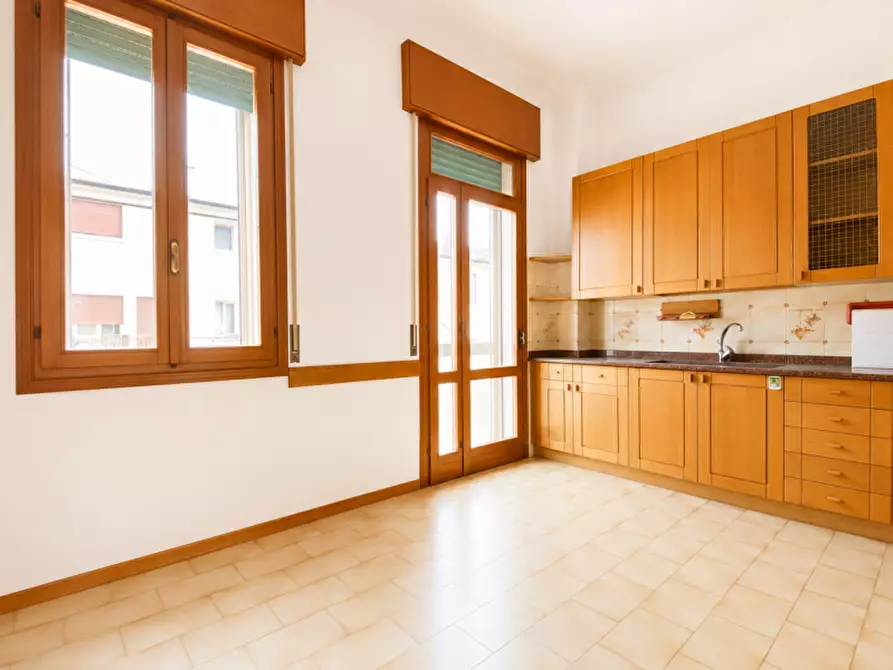 Immagine 10 di Appartamento in vendita  in Via Giuseppe Parini a Vicenza