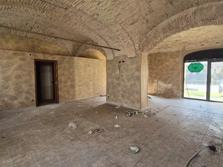 Immagine 2 di Negozio in vendita  in Via Calipari a Truccazzano