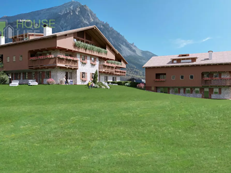 Immagine 10 di Appartamento in vendita  in Via Beata Vergine della Difesa a San Vito Di Cadore