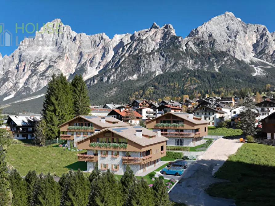 Immagine 5 di Appartamento in vendita  in Via Beata Vergine della Difesa a San Vito Di Cadore