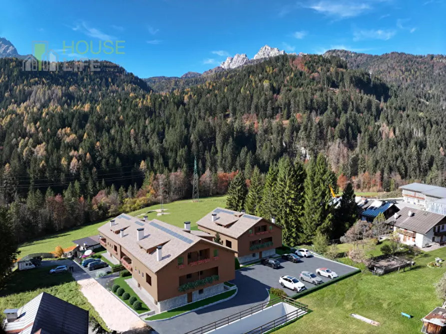 Immagine 6 di Appartamento in vendita  in Via Beata Vergine della Difesa a San Vito Di Cadore