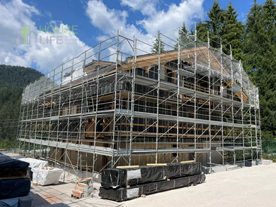 Immagine 1 di Appartamento in vendita  in Via Beata Vergine della Difesa a San Vito Di Cadore