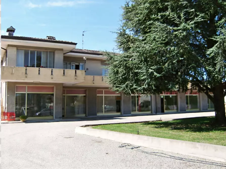 Immagine 1 di Negozio in vendita  in Via Polesana per Rovigo, 32 a Lendinara