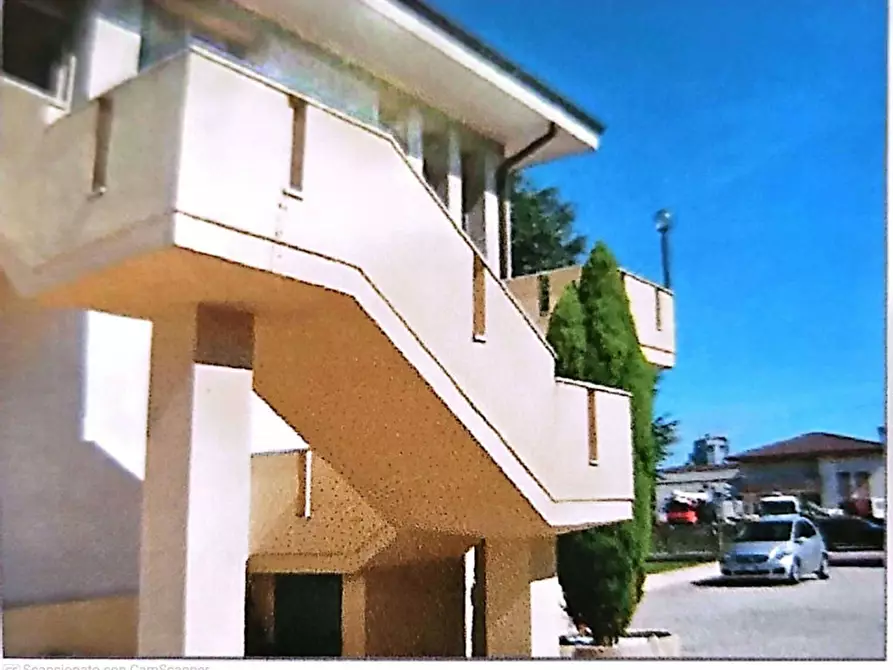Immagine 2 di Negozio in vendita  in Via Polesana per Rovigo, 32 a Lendinara