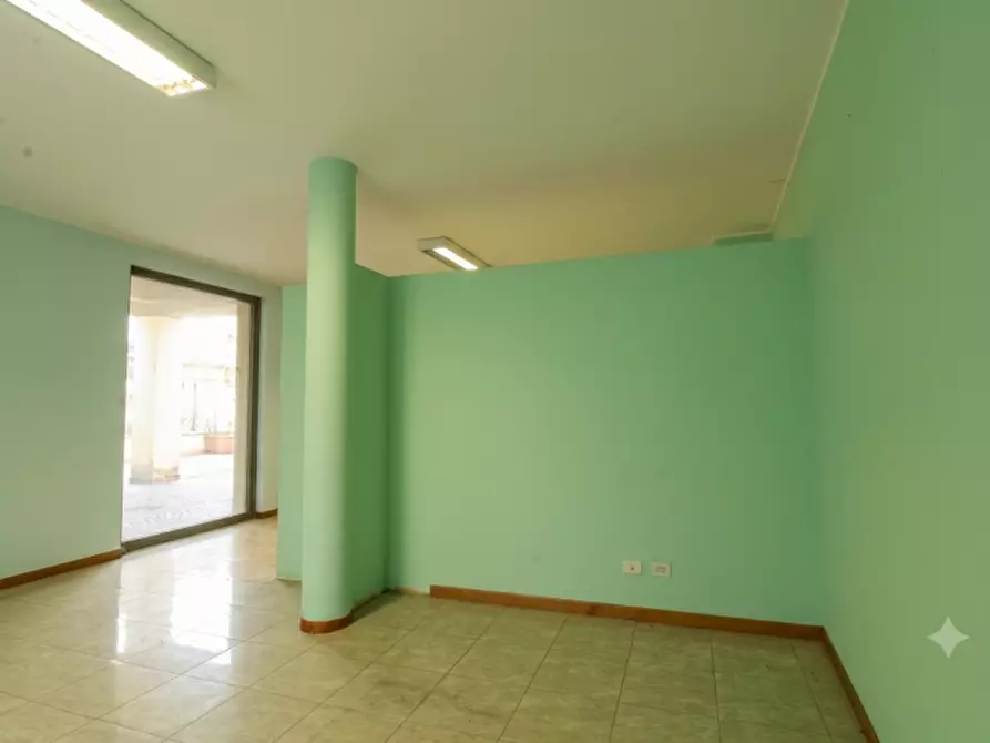 Immagine 8 di Negozio in vendita  in Via Magenta a Verdello