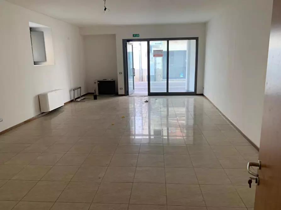 Immagine 3 di Negozio in vendita  in Via Magenta a Verdello