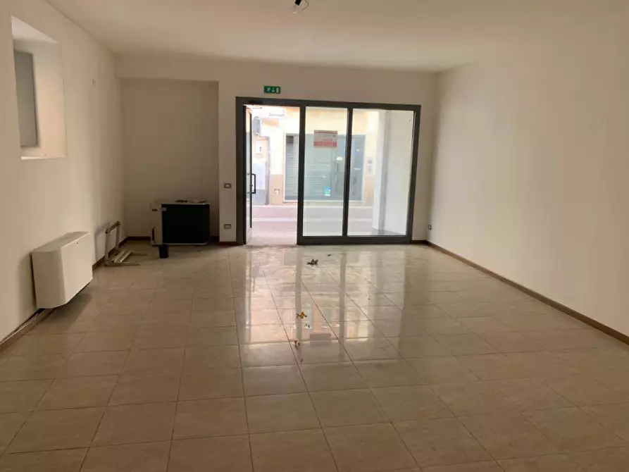 Immagine 15 di Negozio in vendita  in Via Magenta a Verdello