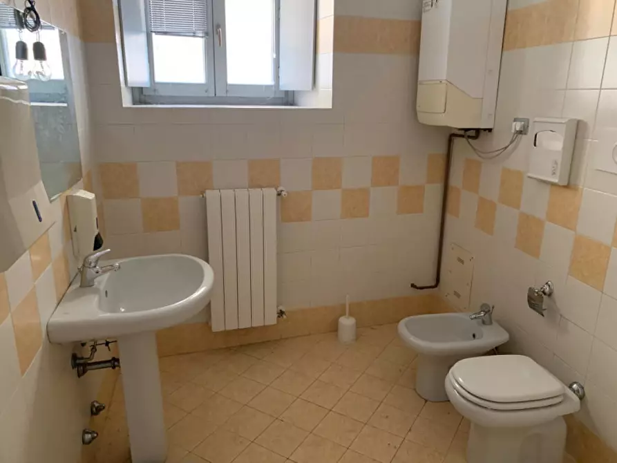Immagine 17 di Negozio in vendita  in Via Magenta a Verdello