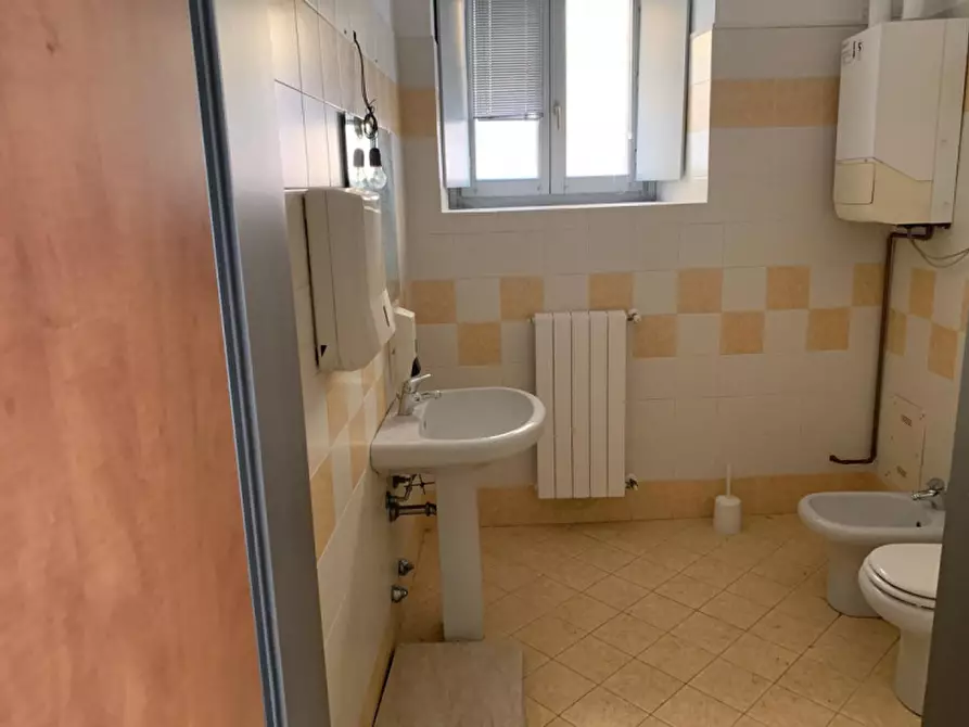 Immagine 19 di Negozio in vendita  in Via Magenta a Verdello