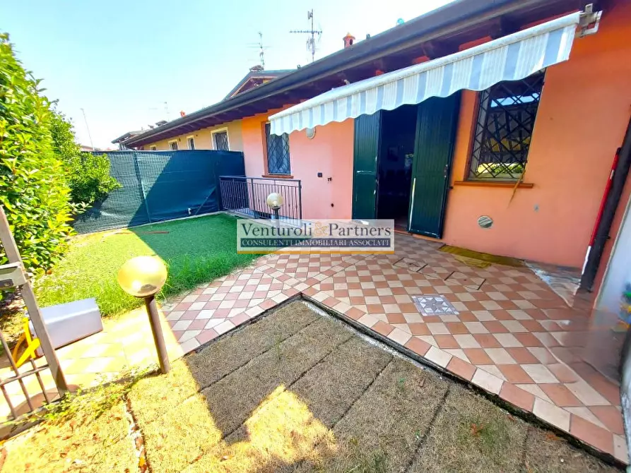 Immagine 1 di Villetta a schiera in vendita  in Via Cristoforo Colombo a Corzano