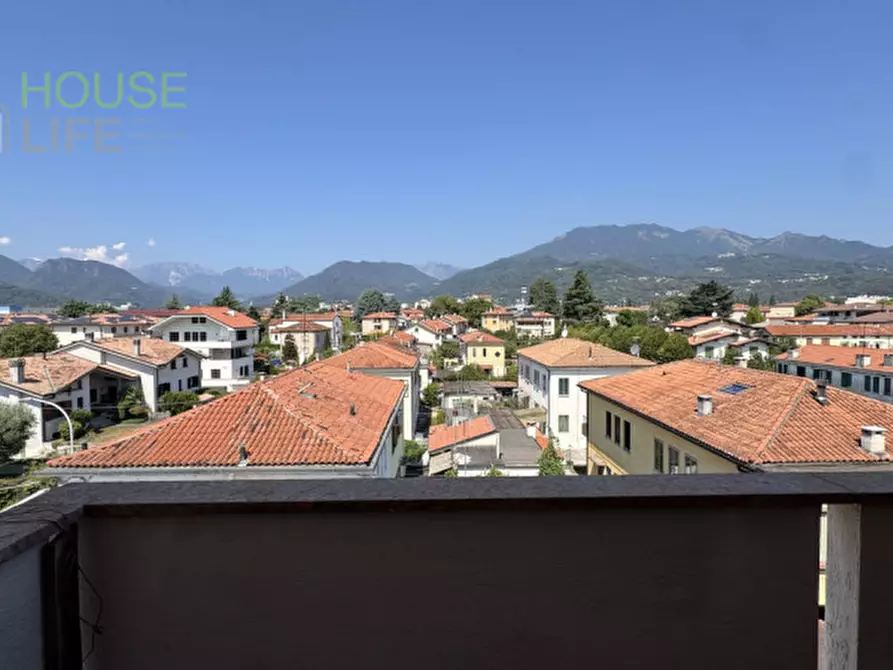 Immagine 10 di Appartamento in vendita  in via Dell'Industria a Schio